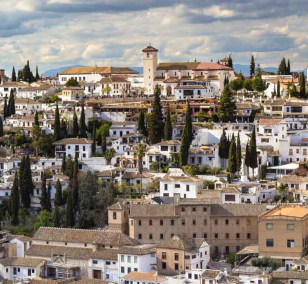 Tour Albaicín y Sacromonte y sesión de baño árabe en el Aljibe de San Miguel de Granada
